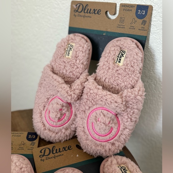 Nwt Kids' Happy Face Slide Slippers dluxe by dearfoams - Picture 5 of 8
